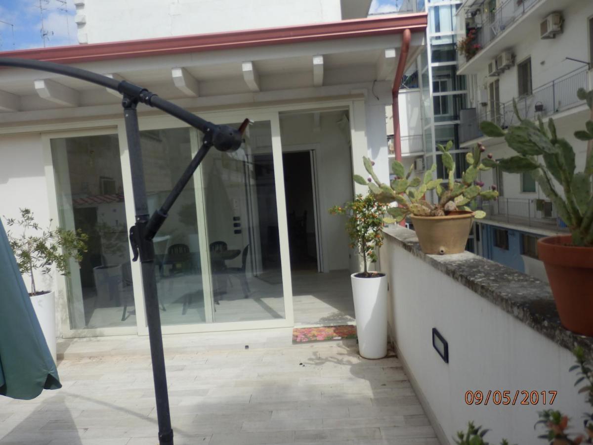 Casa Lauretta - Terrazza - Garage Wifi E Bici Gratuite Villa Lecce Exterior foto